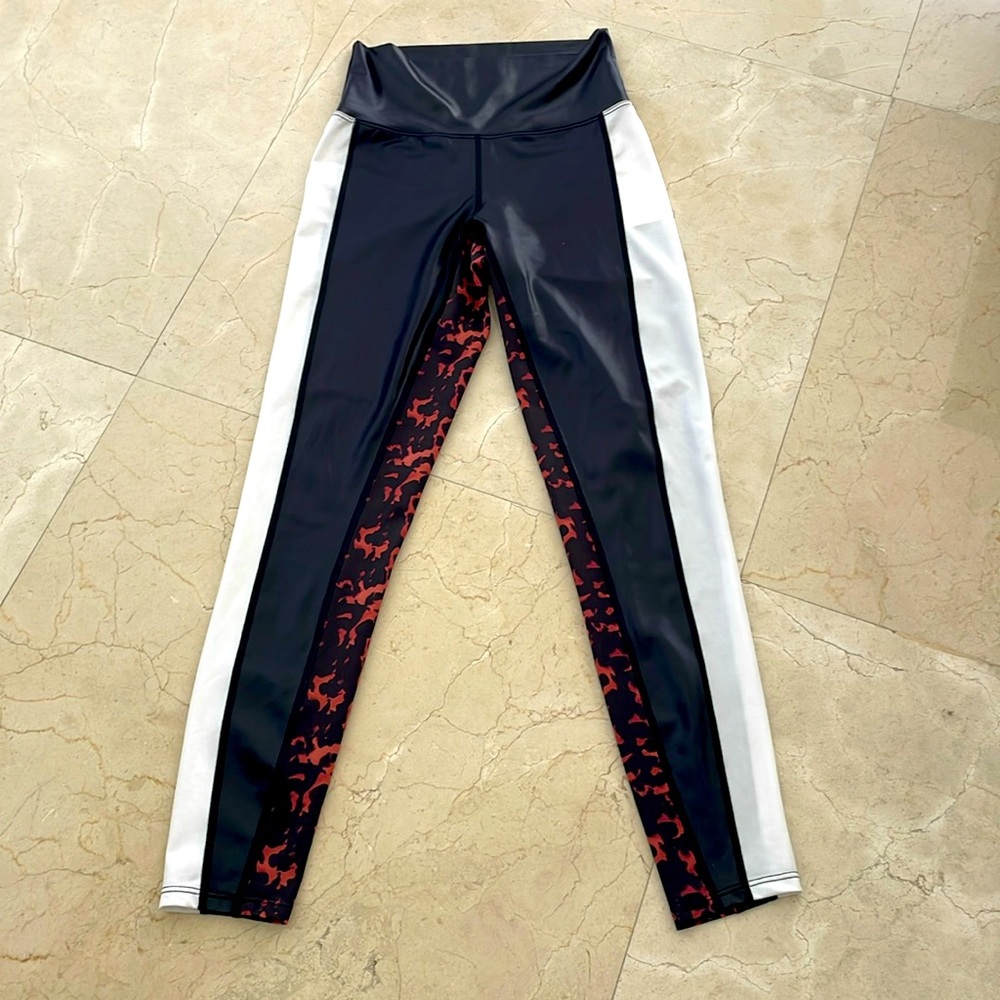 BEACH RIOT SPORT LEGGINGS